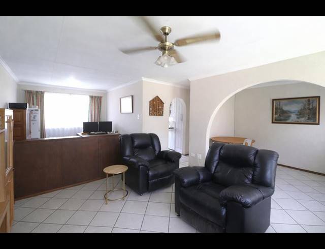 2 BEDROOM HOUSE FOR SALE IN SHARONLEA